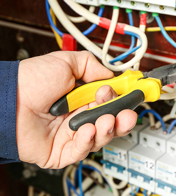 Electrician clipping wires