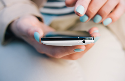 Drawing of a tree with books and apples as leaves