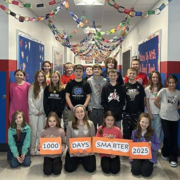 Student group photo for 1000 days smarter 2025