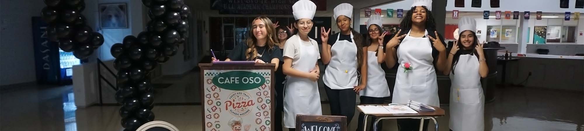 Students in WOJRHS cafe