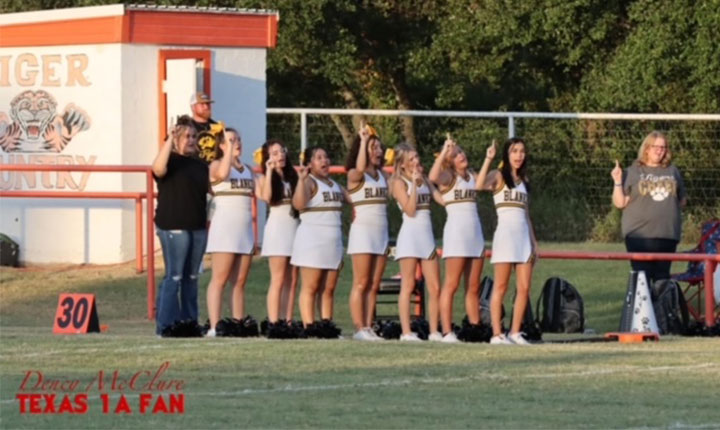 slideshow_highschoolsports_cheerleaders1