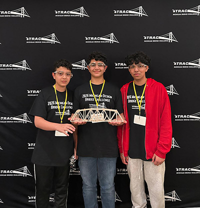 Students at the MDOT Bridge competition