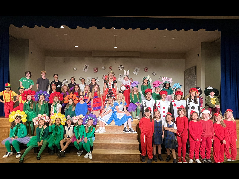 Cast of Alice in Wonderland JR. on the stage